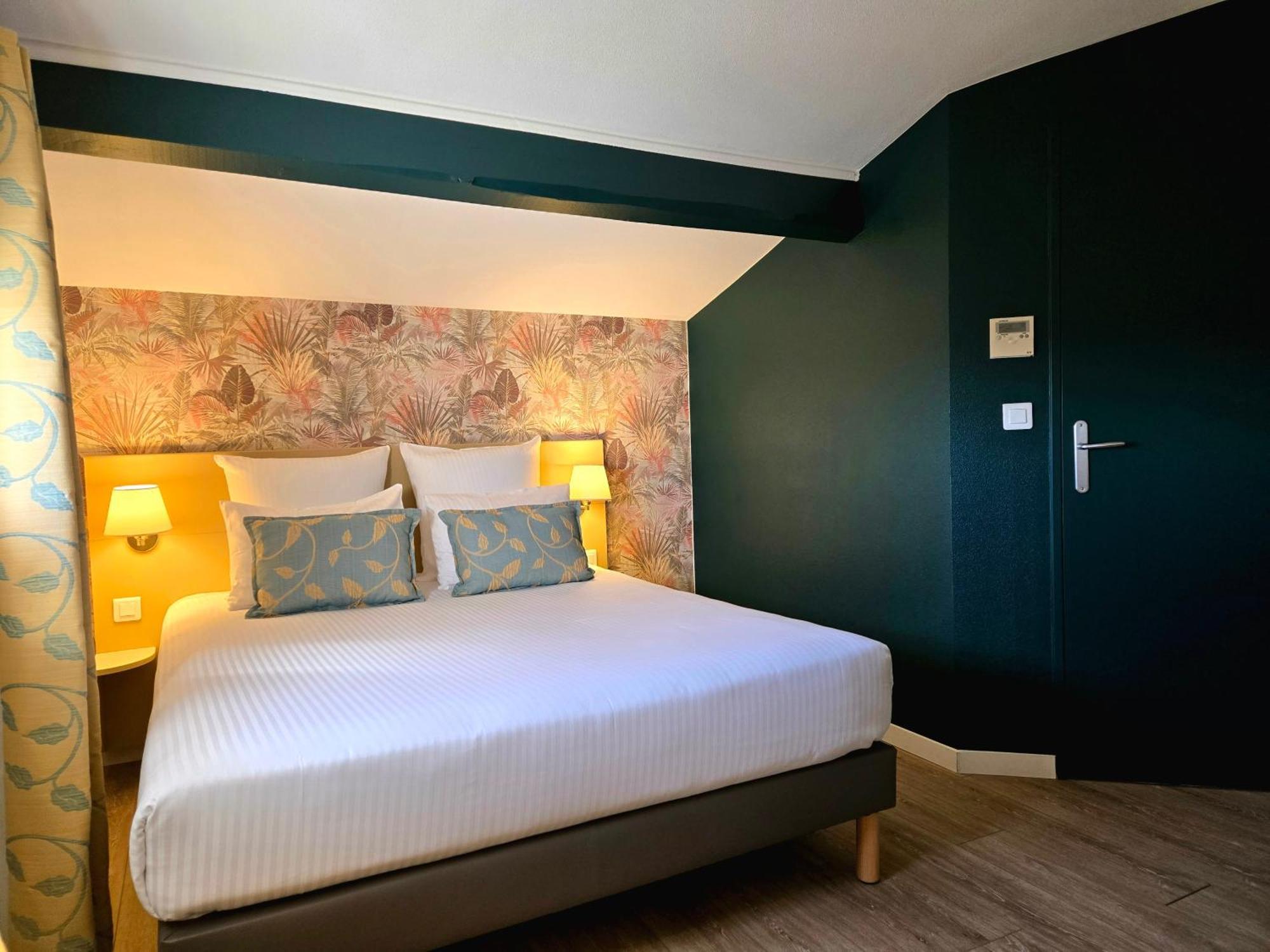 Hotel Le Saint-Genies Uzès Екстериор снимка