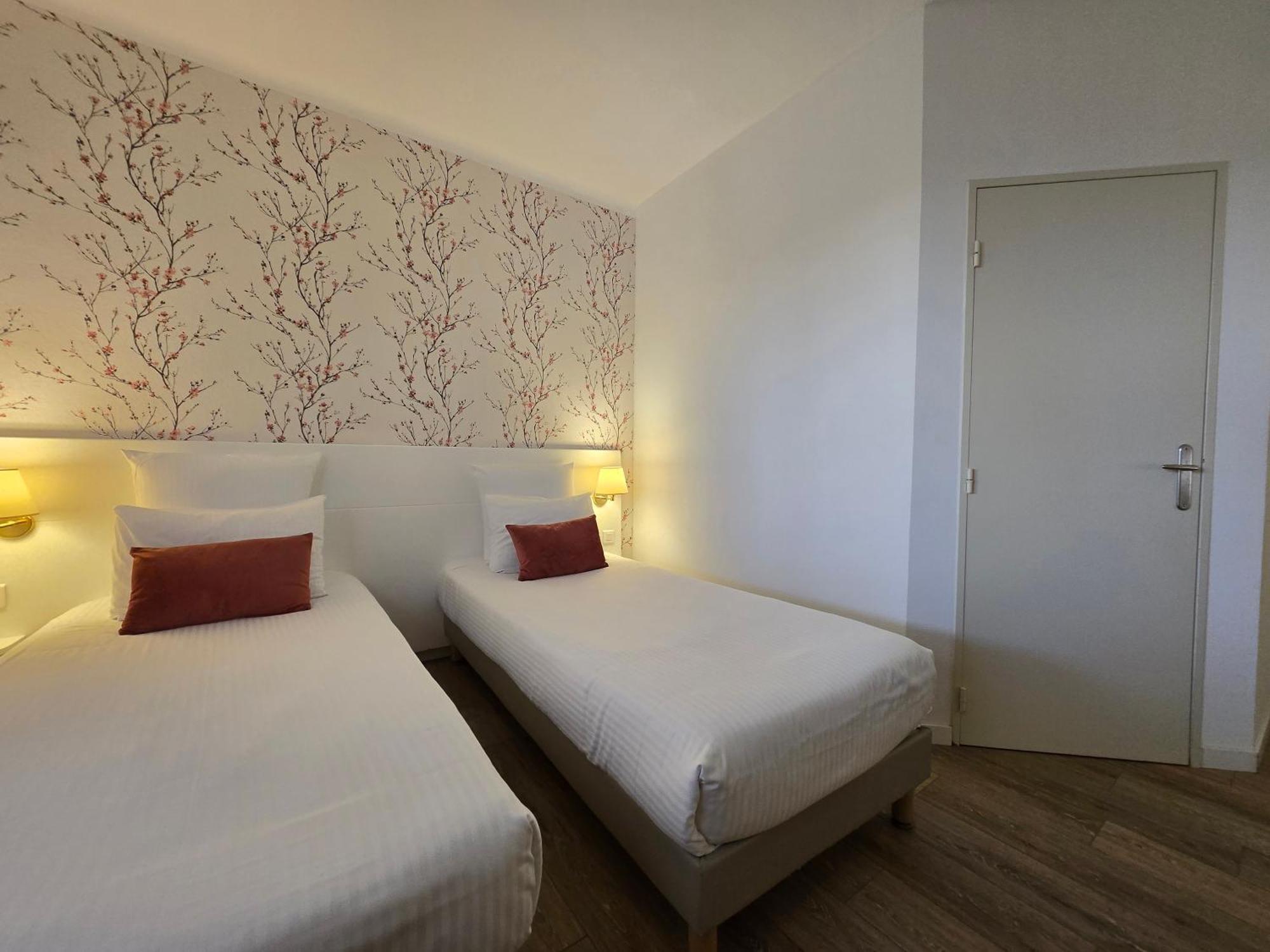 Hotel Le Saint-Genies Uzès Екстериор снимка