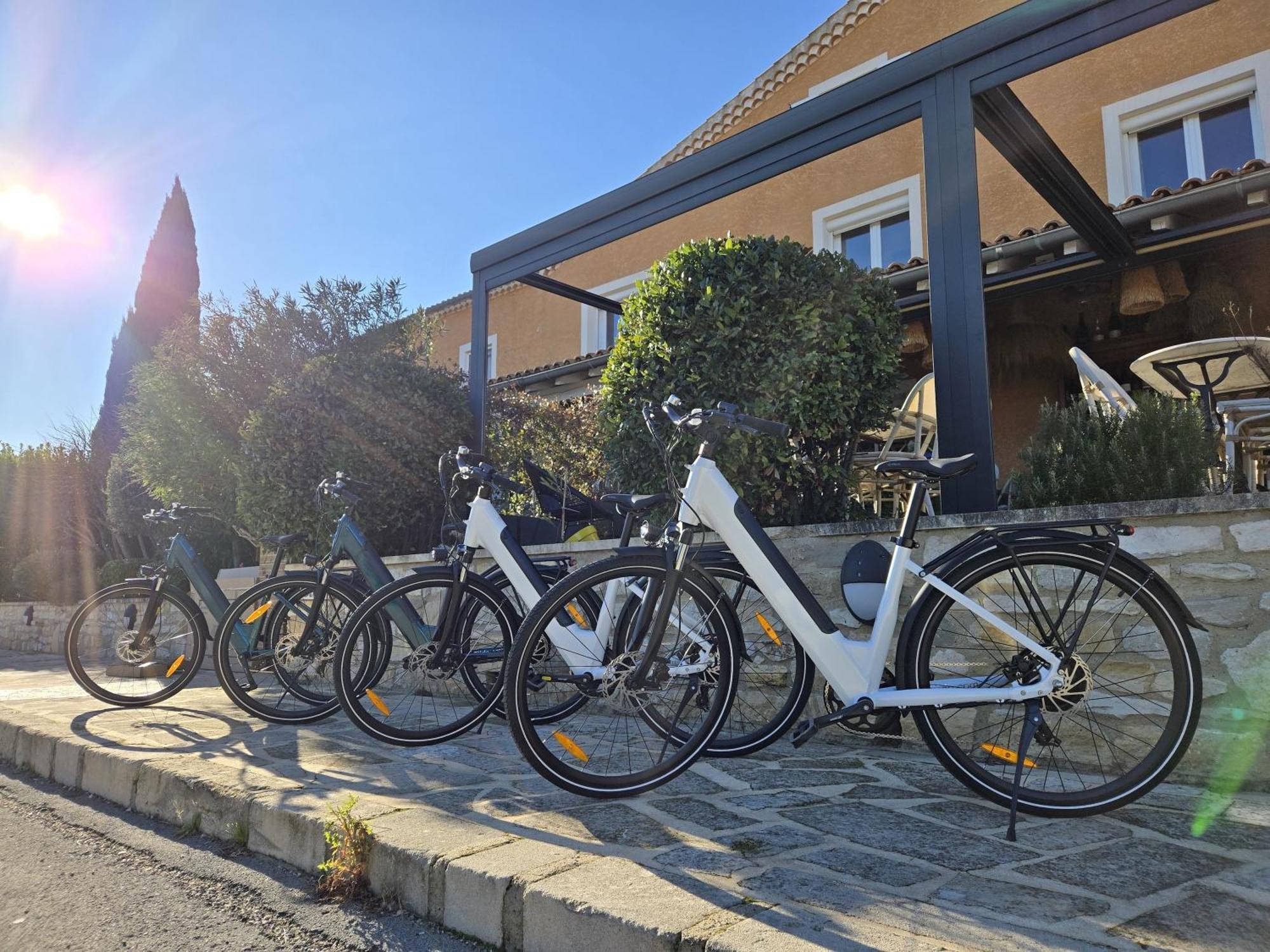 Hotel Le Saint-Genies Uzès Екстериор снимка