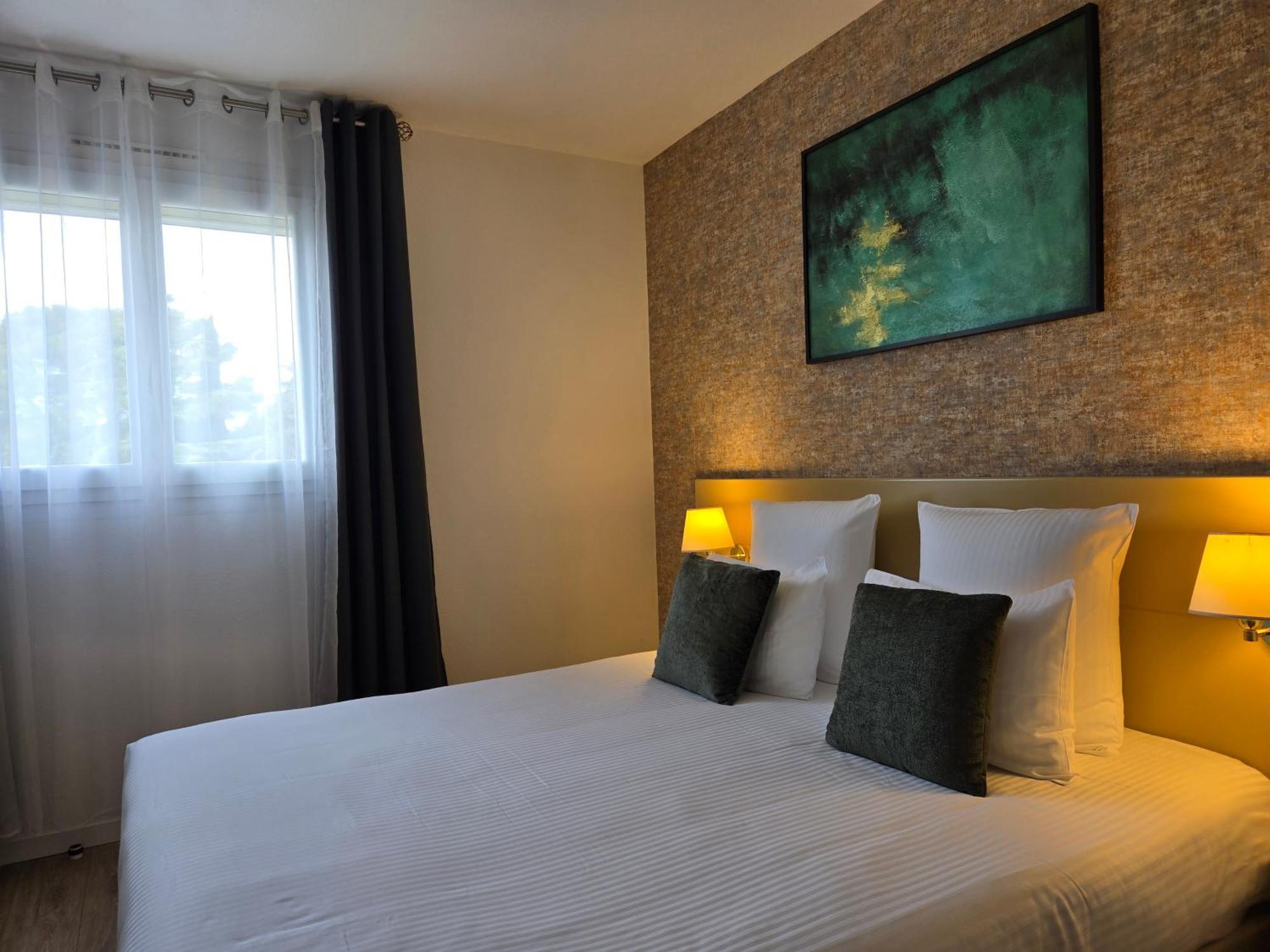 Hotel Le Saint-Genies Uzès Екстериор снимка