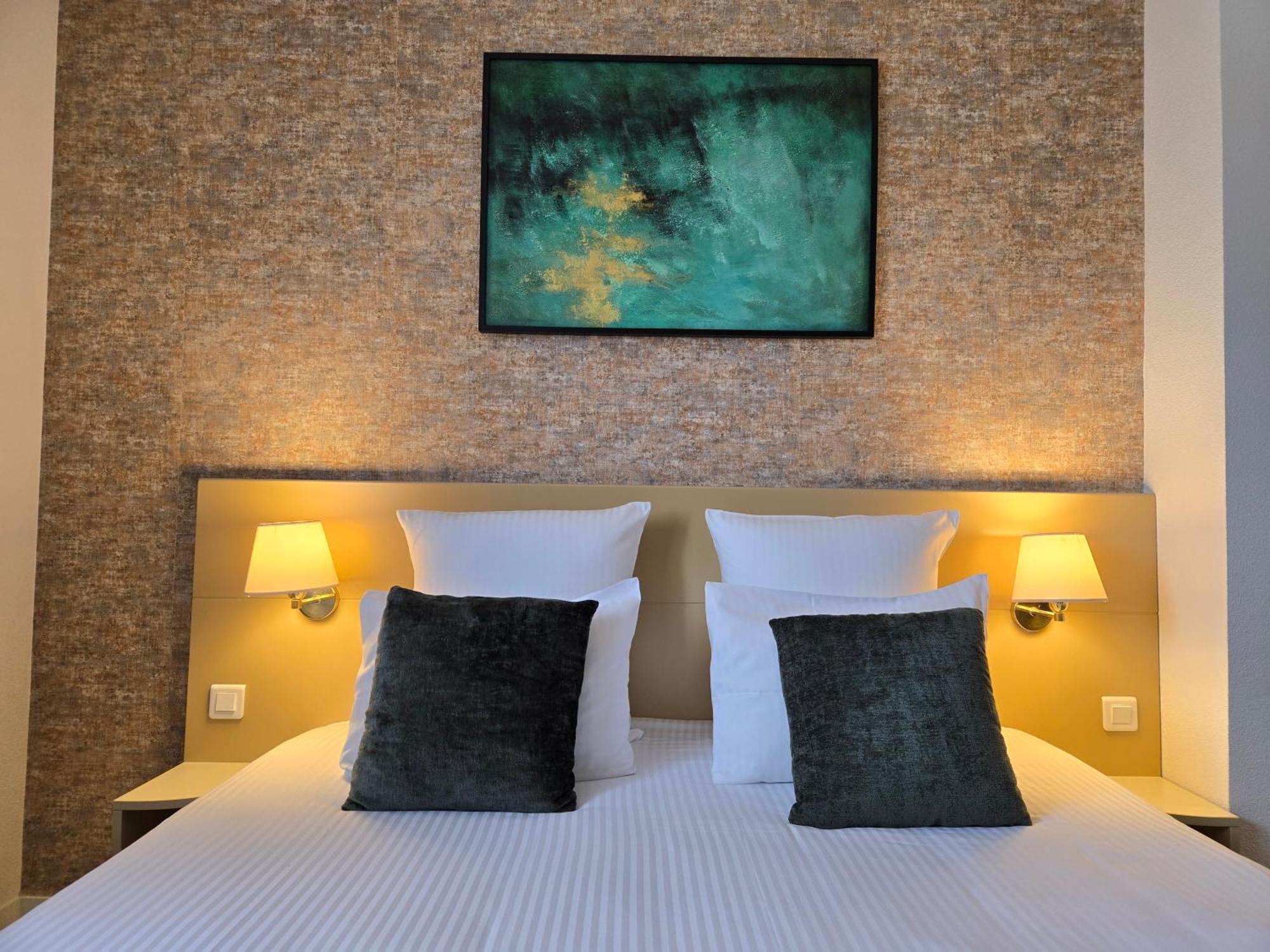 Hotel Le Saint-Genies Uzès Екстериор снимка