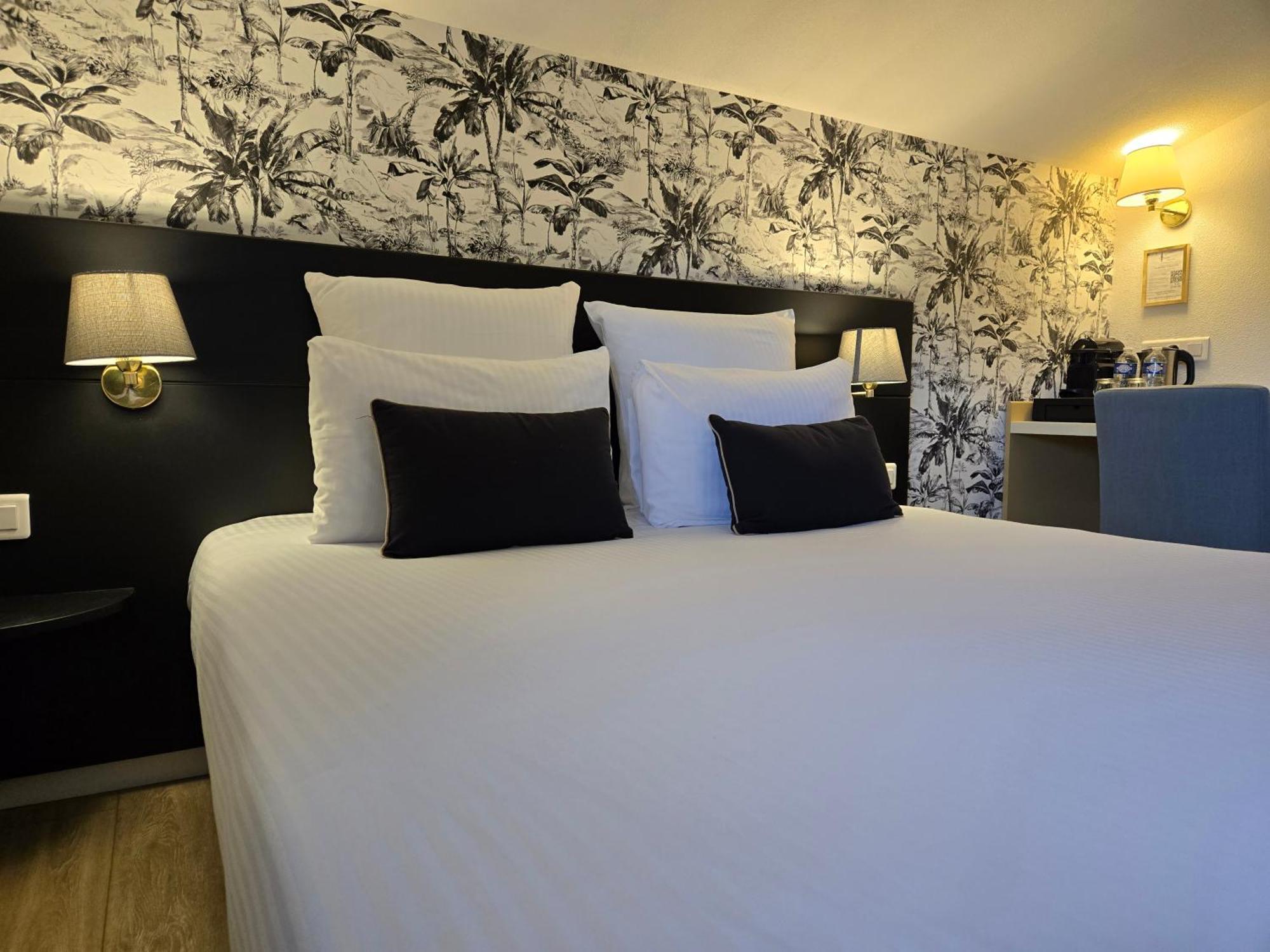 Hotel Le Saint-Genies Uzès Екстериор снимка