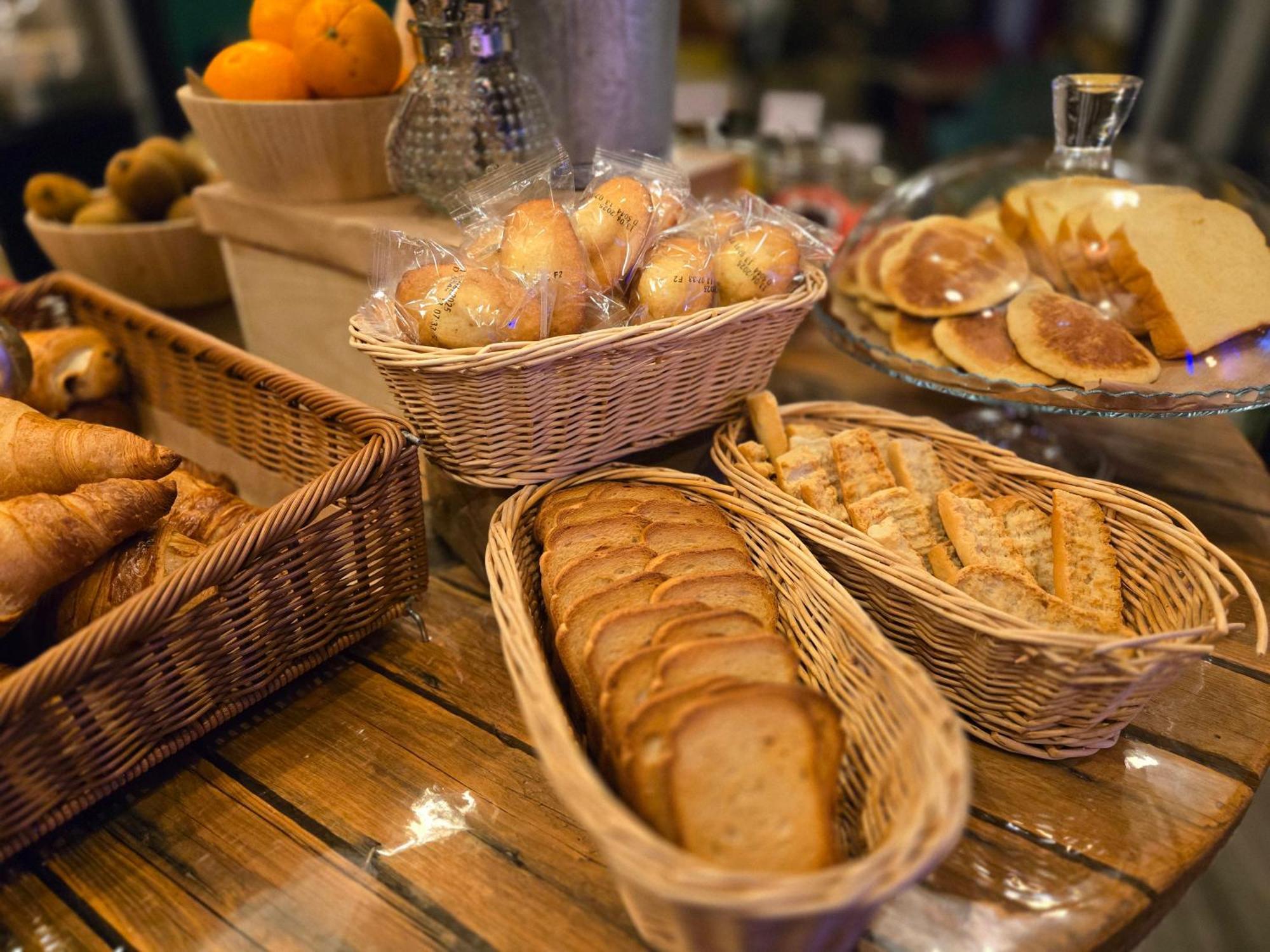 Hotel Le Saint-Genies Uzès Екстериор снимка