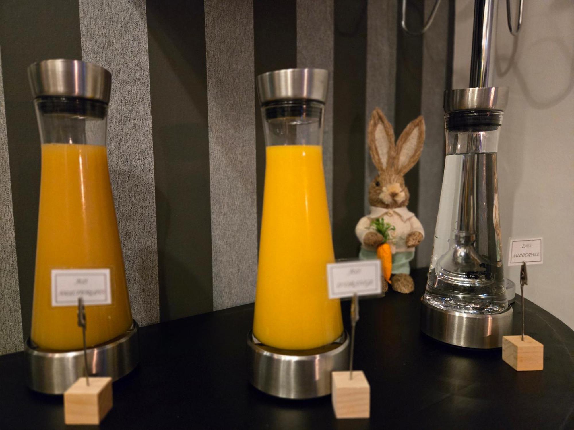Hotel Le Saint-Genies Uzès Екстериор снимка